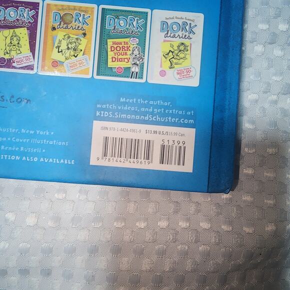 DORK DIARIES EUC SET OF 4 BOOKS - Picture 7 of 8